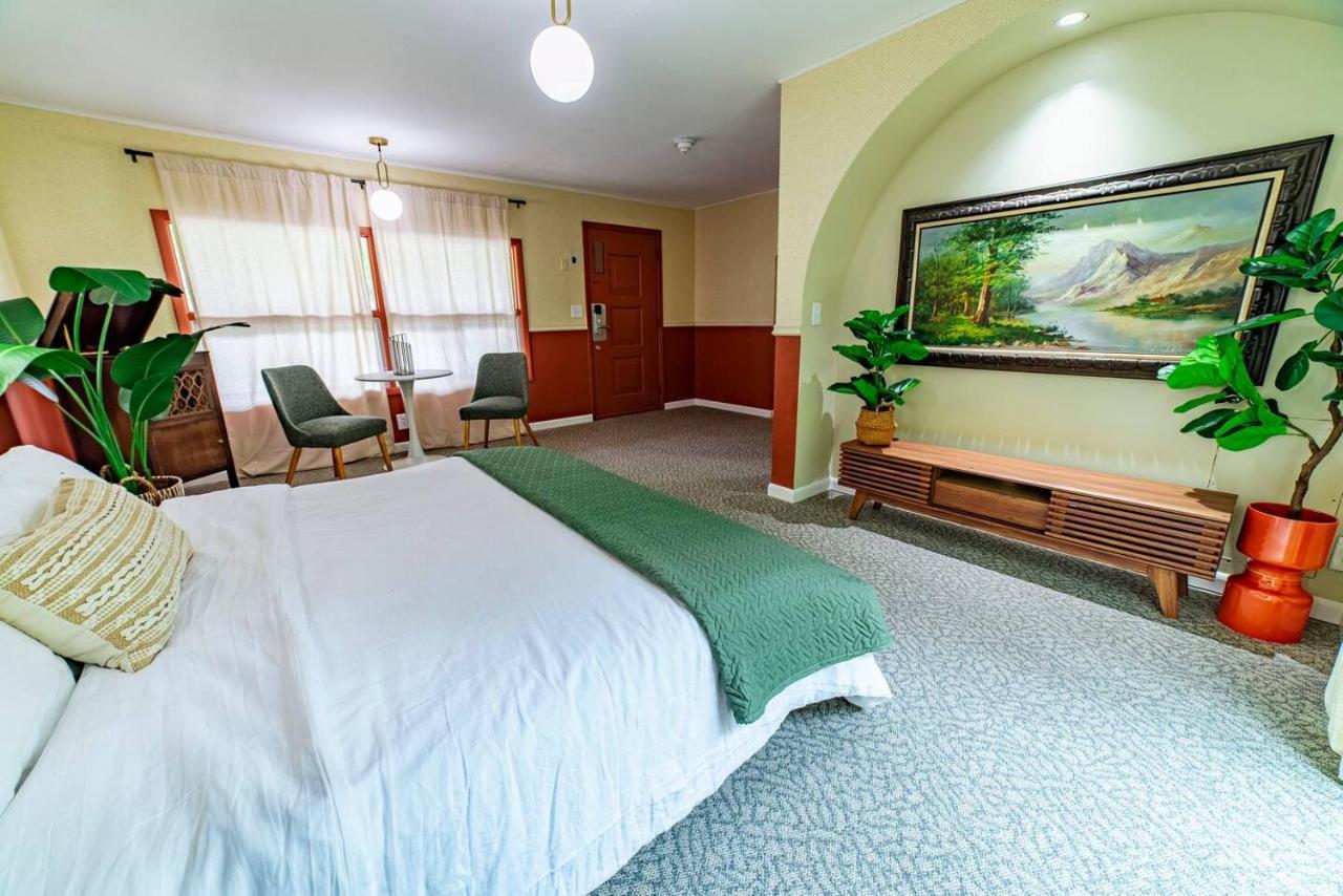 The Springs Motel New Ashford Экстерьер фото