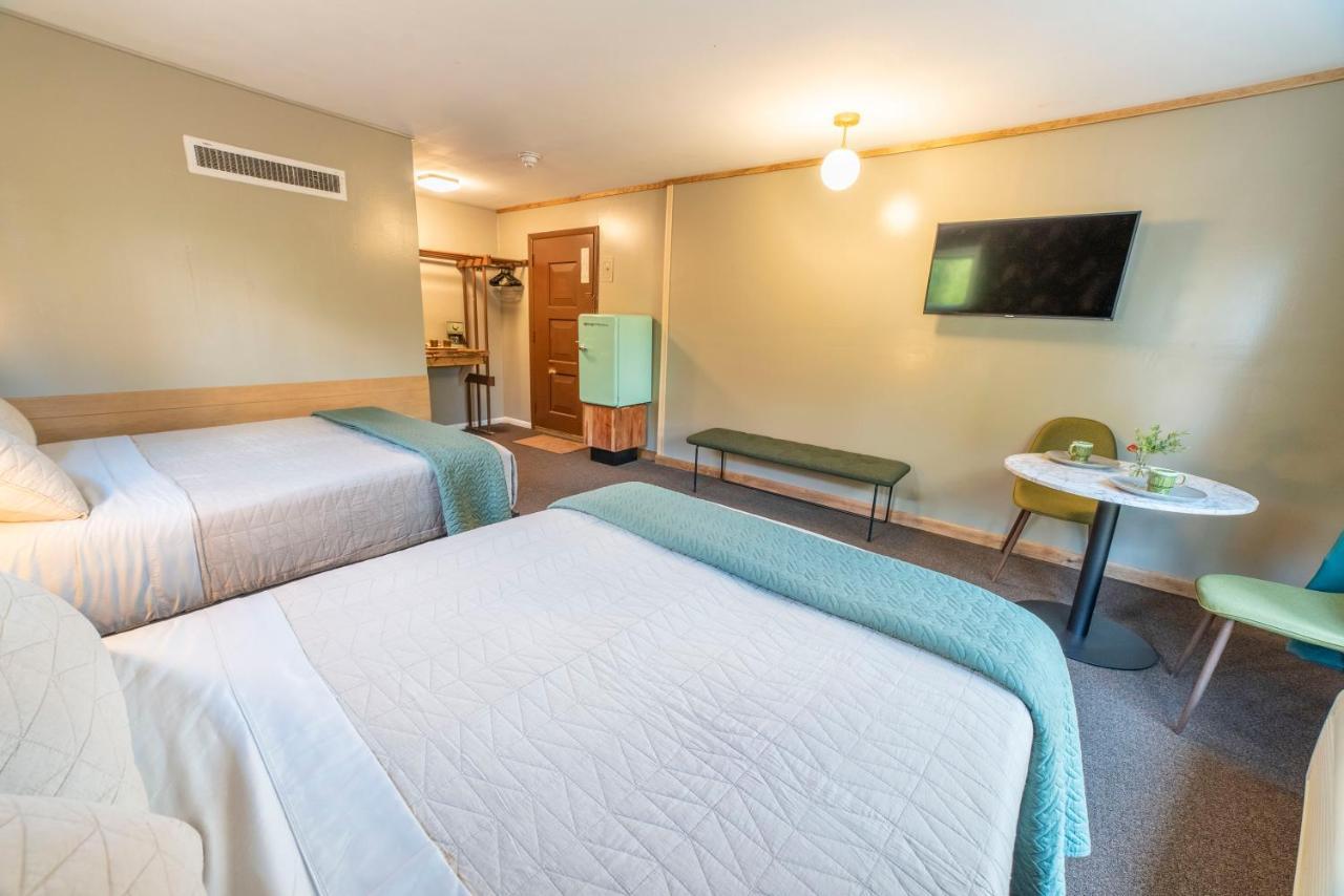 The Springs Motel New Ashford Экстерьер фото